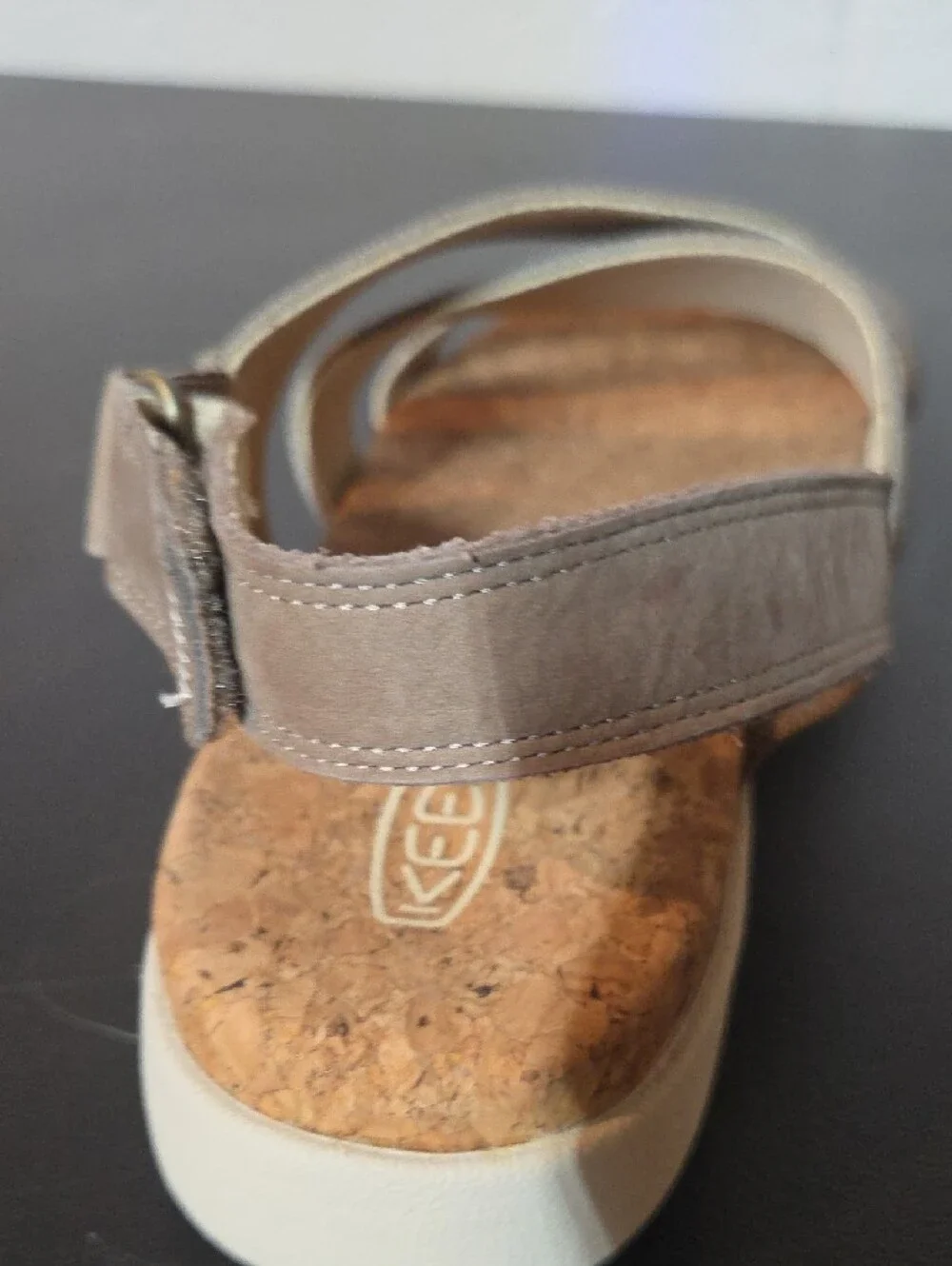 Comfort Stretch Cross-Strap Women's Sandals in Taupe